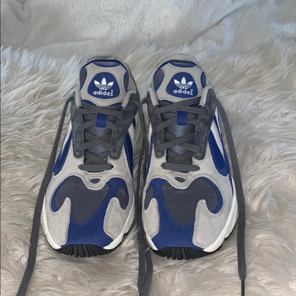 Adidas men tennis shoes